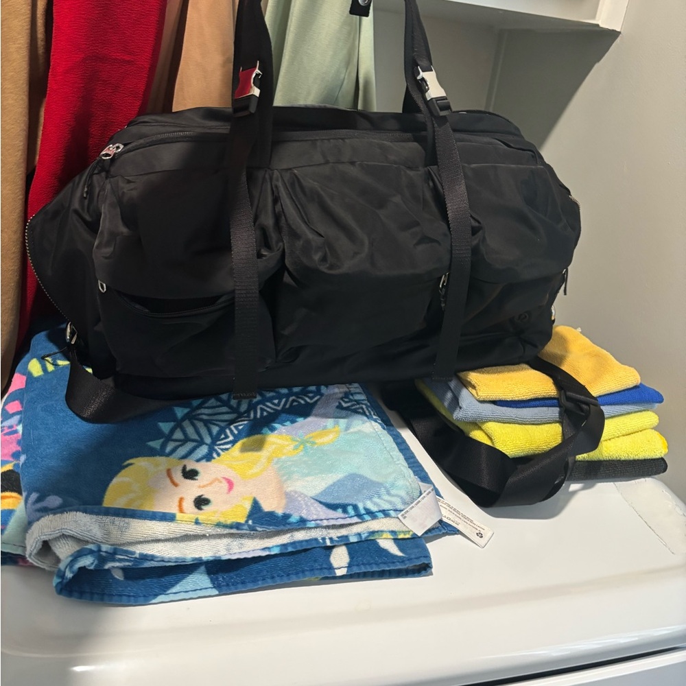 Lululemon Athletica Black Travel Duffel Bag - Picture 4 of 11